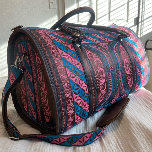 Banda Weekender bag. - Picture 3 of 9